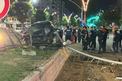 Batman'da otomobil refüje çıktı: 3 yaralı