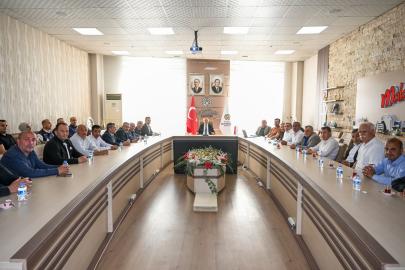 Büyükşehir Belediye Başkanı Er, muhtarların taleplerini dinledi