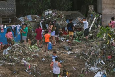 Filipinler'de 8 Haziran'da meydana gelen 7,8 büyüklüğündeki depremde ölü sayısı 68'e çıktı