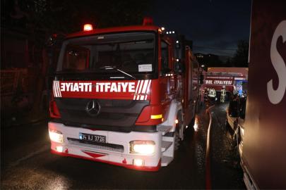 İstanbul'da tek katlı iş yerinde çıkan yangın söndürüldü