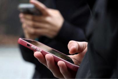 İsveç, sosyal medya kullanıcıları için 15 yaş sınırı getirmeyi planlıyor