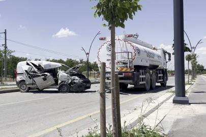 Malatya'da hafif ticari araç ile kamyon çarpıştı: 1 yaralı