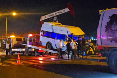 Minibüs ile çöp kamyonu çarpıştı