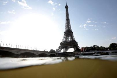 Paris'te aşırı sıcaklar nedeniyle son 24 saatte yaklaşık 3 bin kişi hastanelik oldu