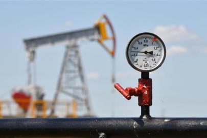 Petrol fiyatları jeopolitik risklerle yeniden tırmanışa geçti