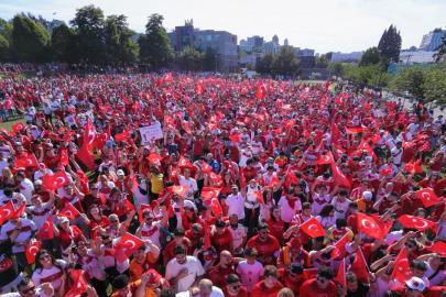 Türk taraftarlar, Jonathan Rogers Parkta bir araya geldi