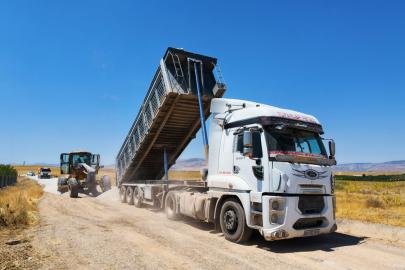Malatya'da iki önemli yol aksında çalışmalar eş zamanlı sürüyor