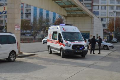 Siirt'te bariyerlere çarpan otomobil alev aldı: Bir yaralı