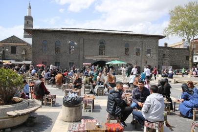 Yerli turistler aile ziyareti ve tatile 83,3 milyar lira harcadı