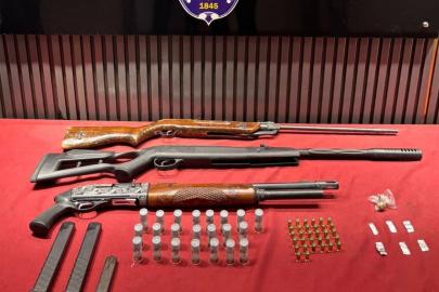 Gaziantep'te 4 tüfek ve 57 captagon hap ele geçirildi: 4 gözaltı